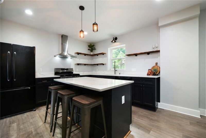 407 Ruxton — photo 5