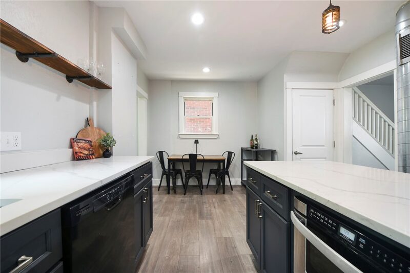 407 Ruxton — photo 8