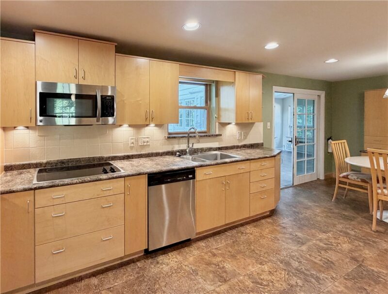 42 A Churchill Rd — photo 8