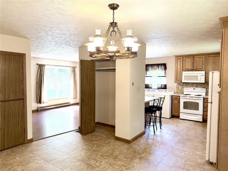 96 Caldwell Ave — photo 4