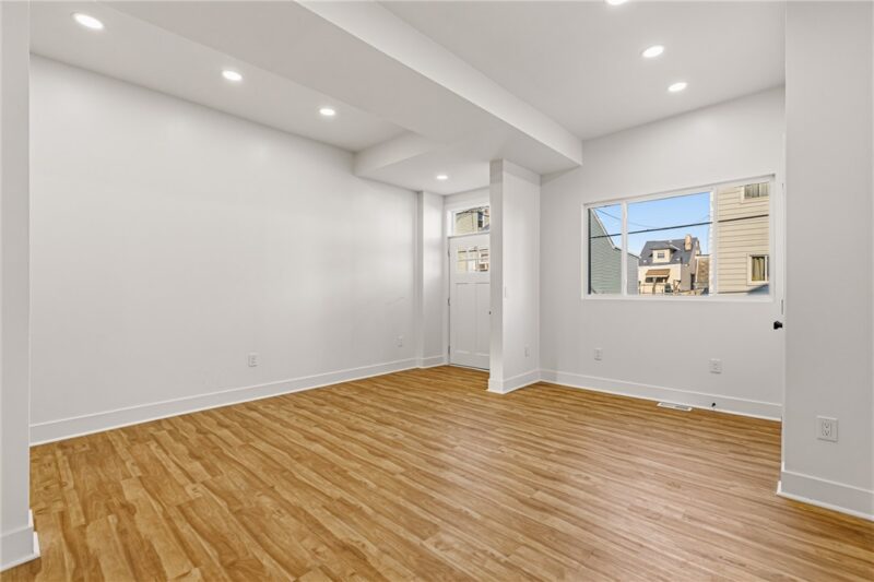 429 Taylor St — photo 4