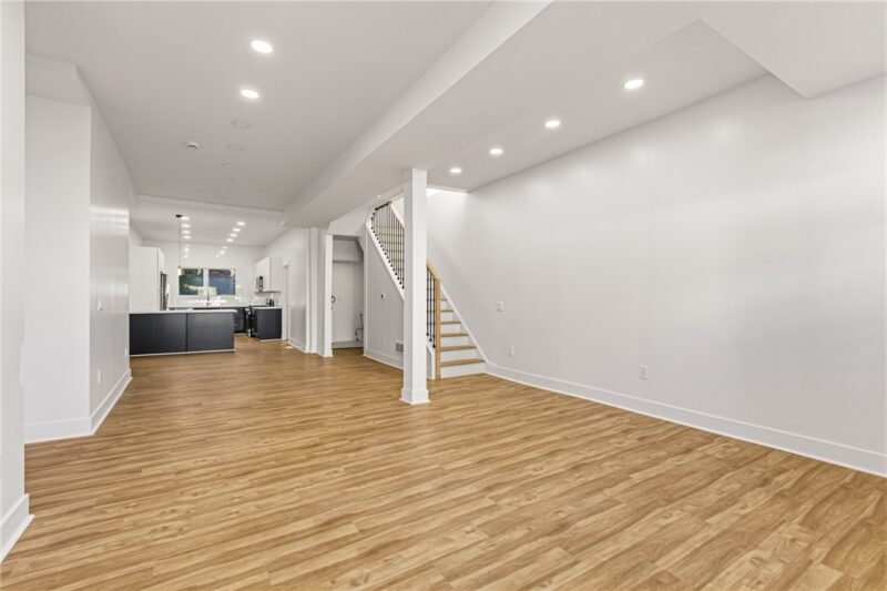 429 Taylor St — photo 6