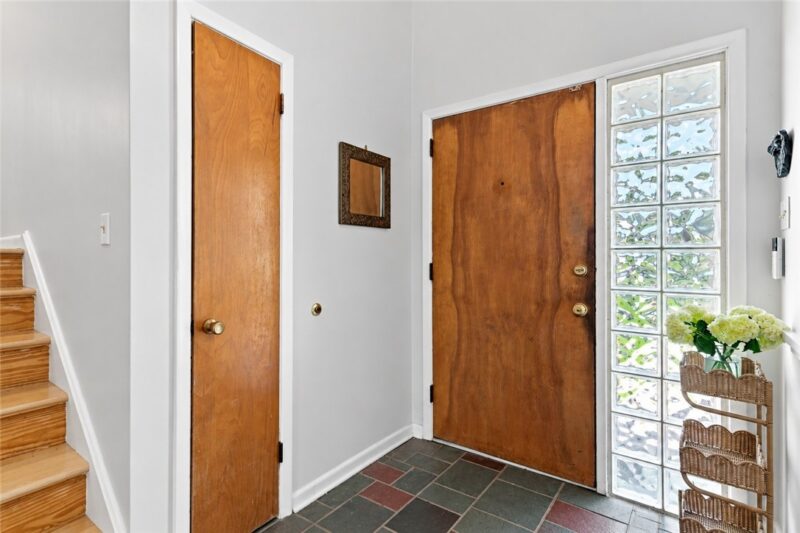 1320 Knollwood Dr — photo 3