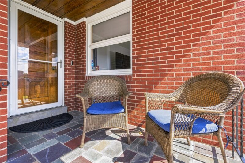 294 Hillcrest Cir — photo 3