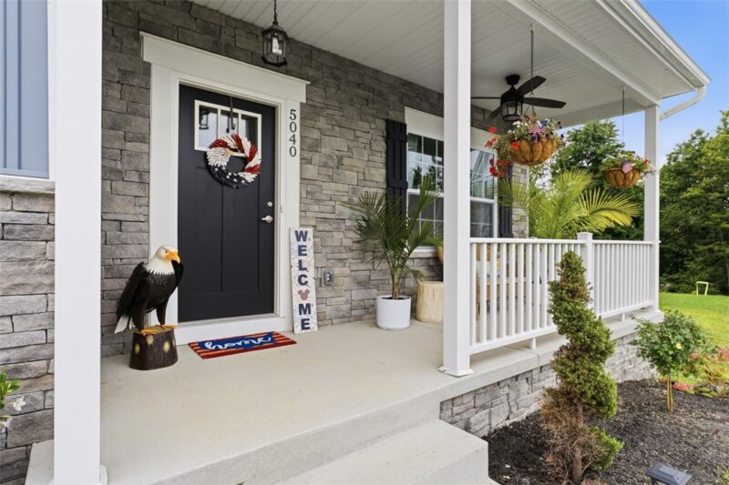 5040 Chalfant Ln — photo 2