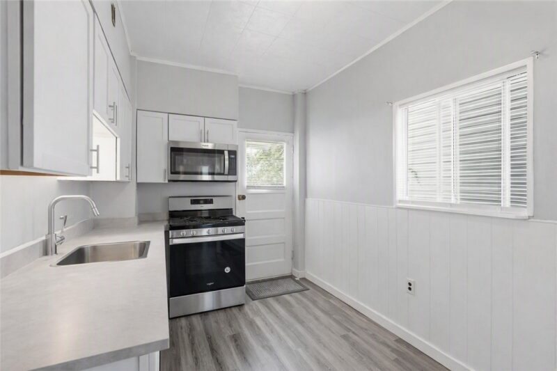 16 Marie Ave — photo 6