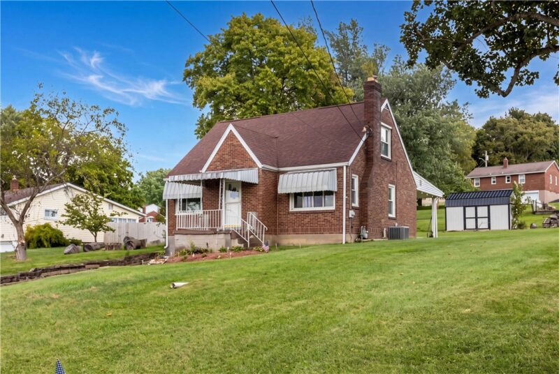 223 Crescent Dr — photo 2