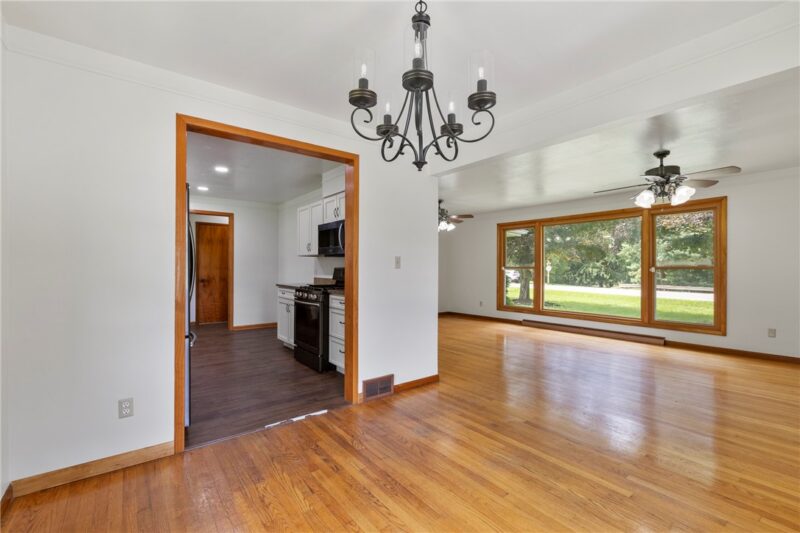 138 W Sunbury Rd — photo 6