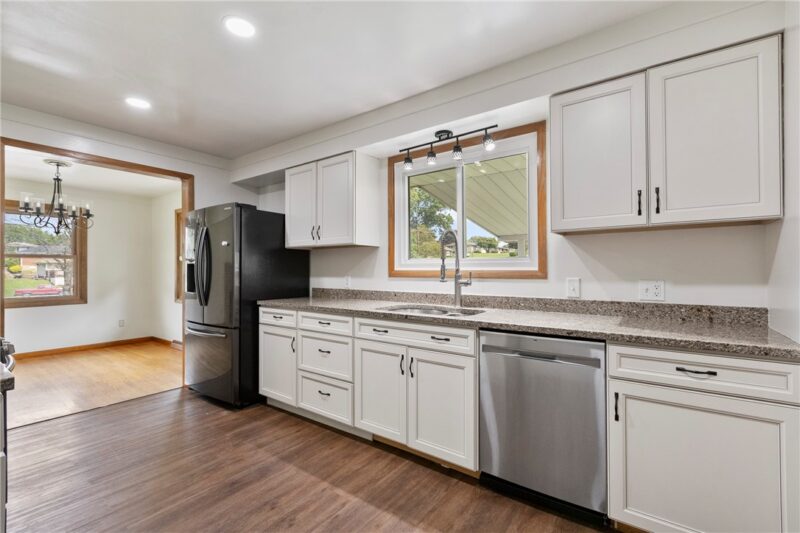 138 W Sunbury Rd — photo 8