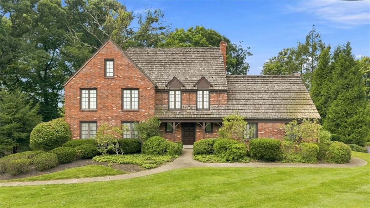 1048 Center Oak Dr — photo 1