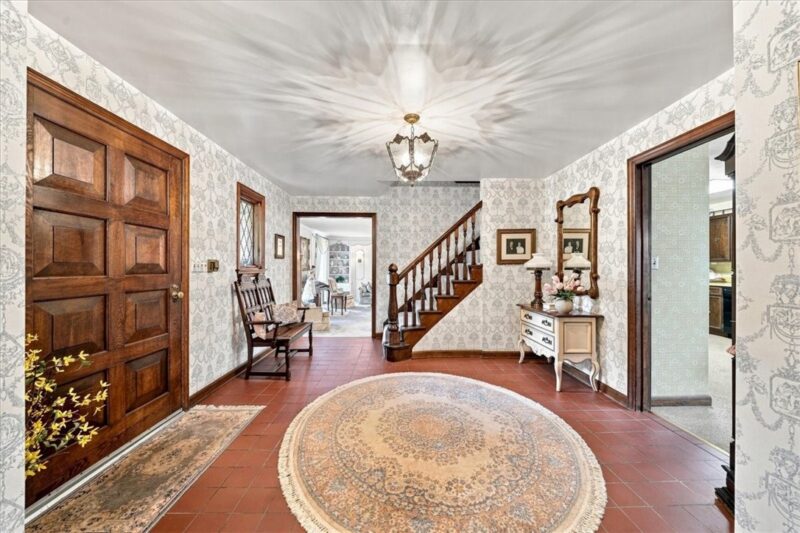 1048 Center Oak Dr — photo 7