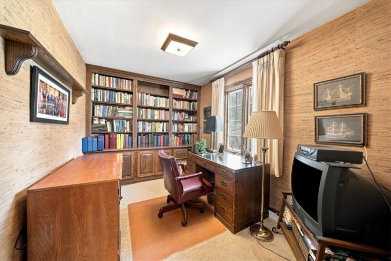1048 Center Oak Dr — photo 8