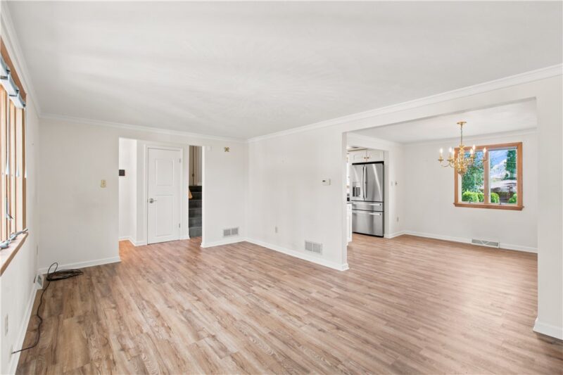 408 Middlesex Road — photo 4