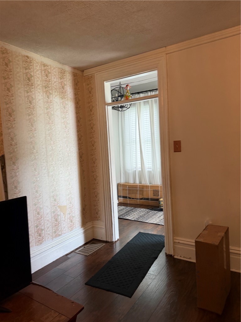 312 E Green St — photo 7