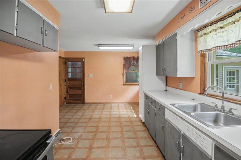 4100 Stewart Dr — photo 4