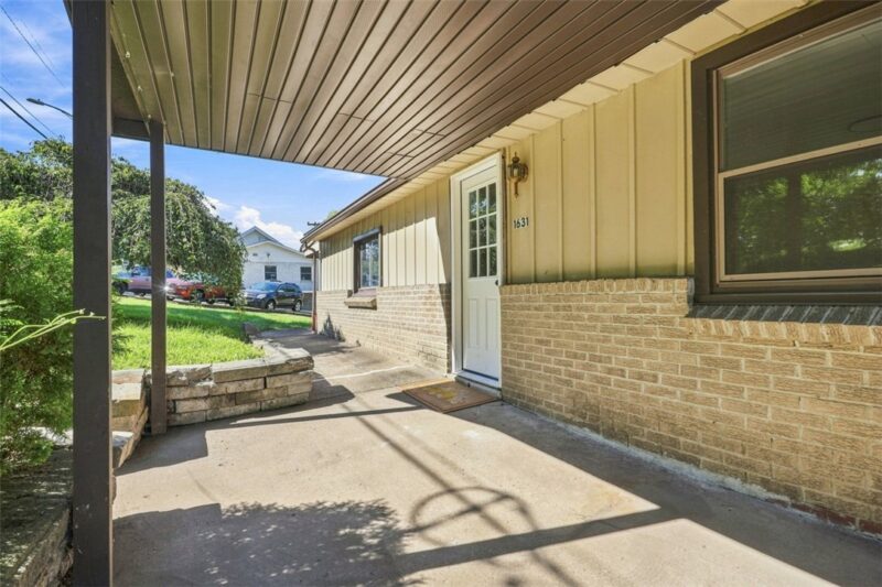 1631 Weirich Ave — photo 3