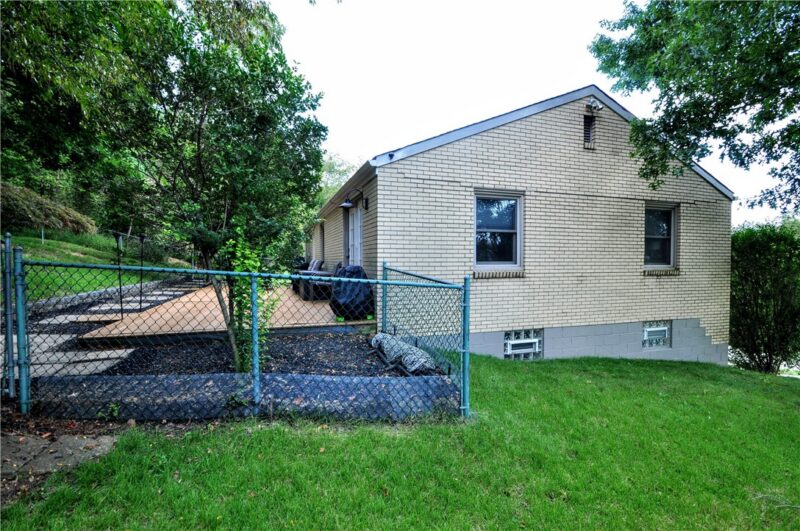 245 Revo Road — photo 6