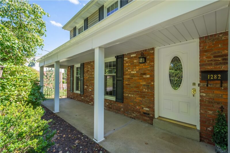 1282 Old Meadow Rd — photo 3