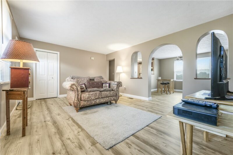 7326 Green Meadow Dr — photo 4