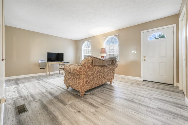 7326 Green Meadow Dr — photo 5