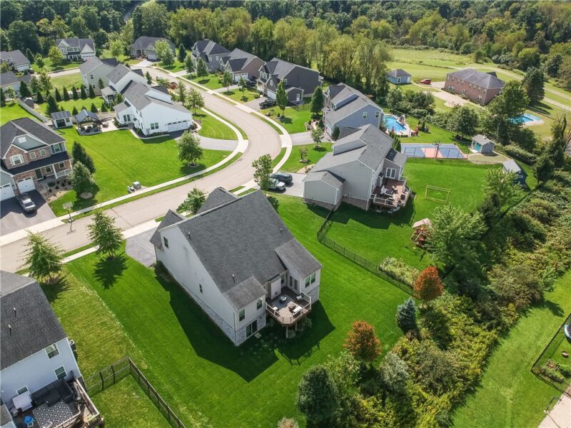 353 Park Edge Drive — photo 4