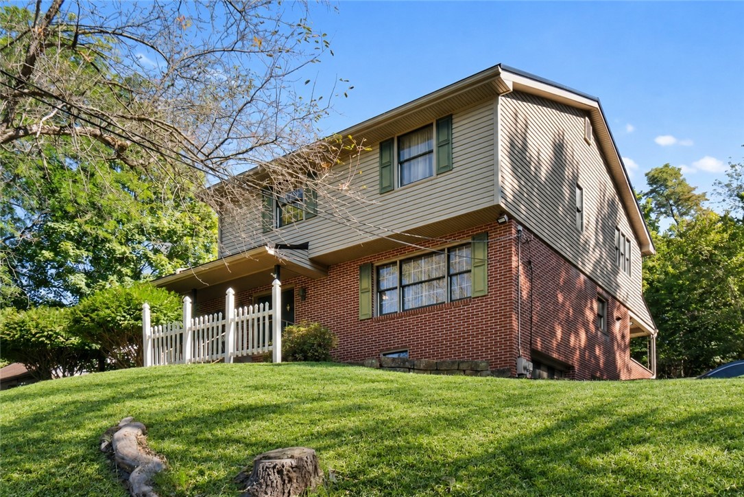 480 Roosevelt Road — photo 1