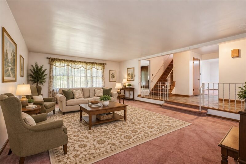 480 Roosevelt Road — photo 4