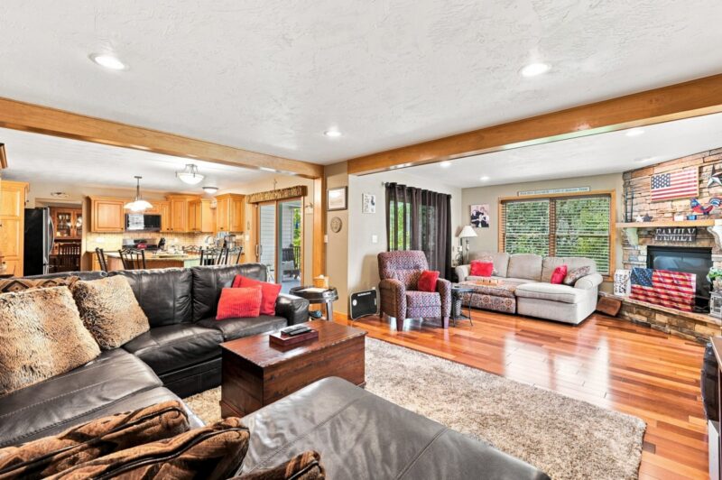 1089 Redoak DRIVE — photo 8