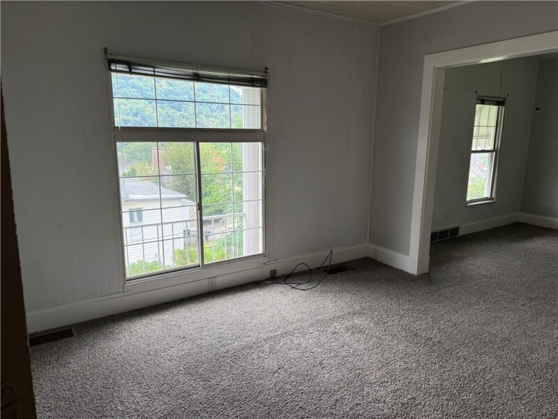 401 3rd St — photo 3