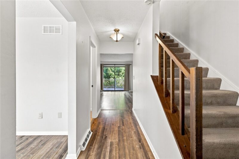 103 Springwater Ct — photo 4