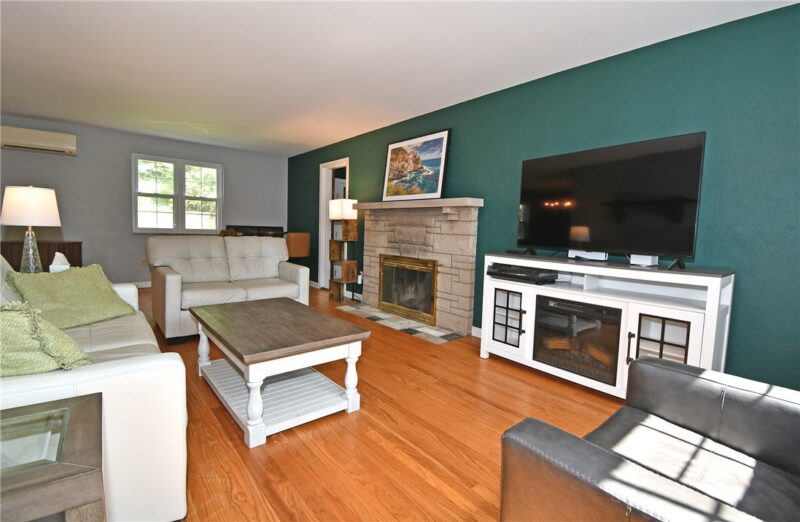 459 Austin Ave — photo 3