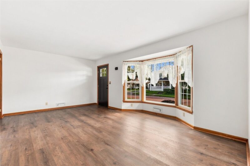 124 East Avenue — photo 4