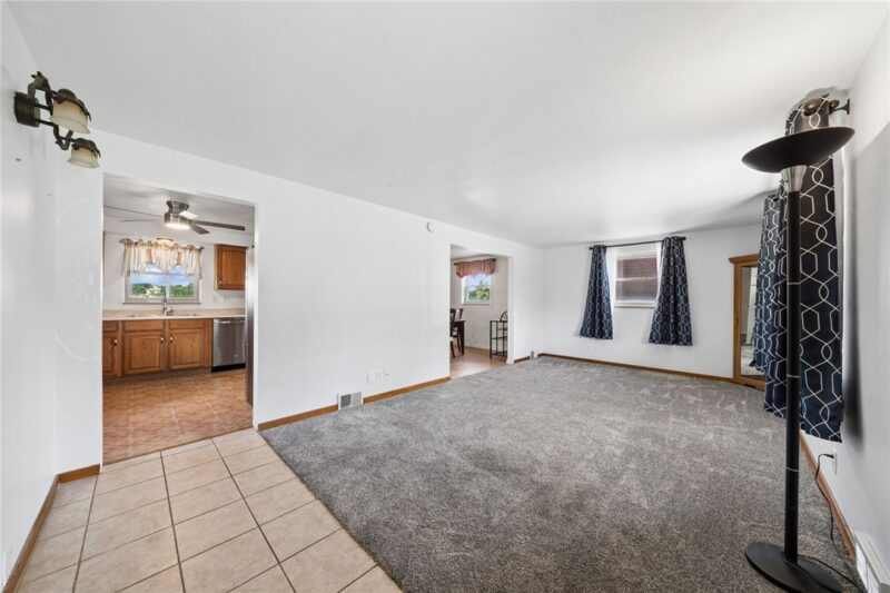 711 Jane St — photo 4