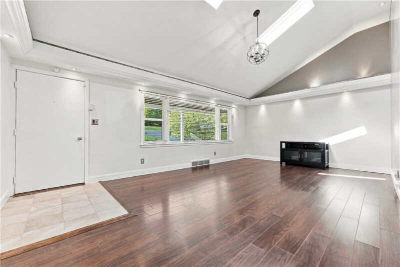 2970 Melvin Dr — photo 6