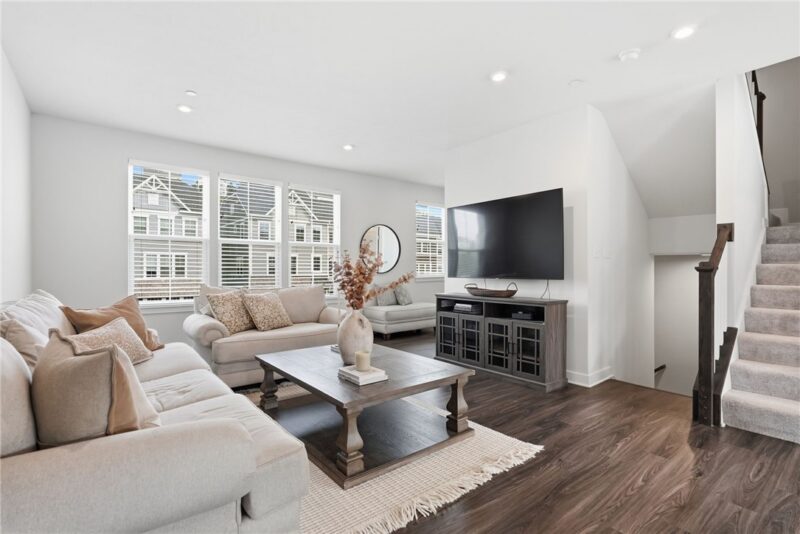 4010 Crown Dr — photo 4