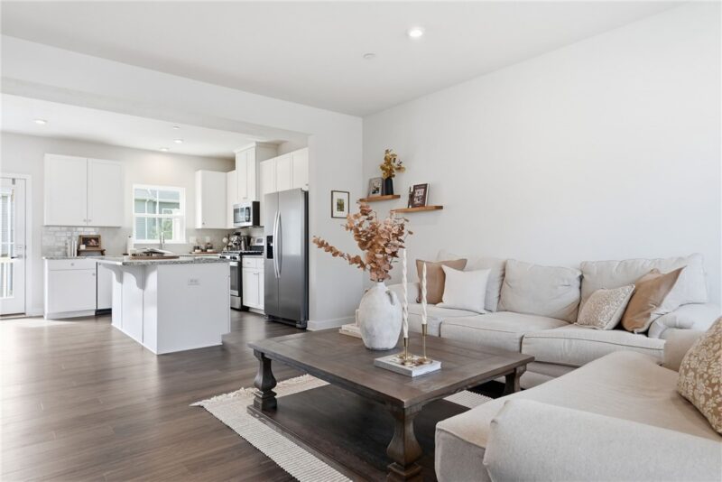 4010 Crown Dr — photo 6