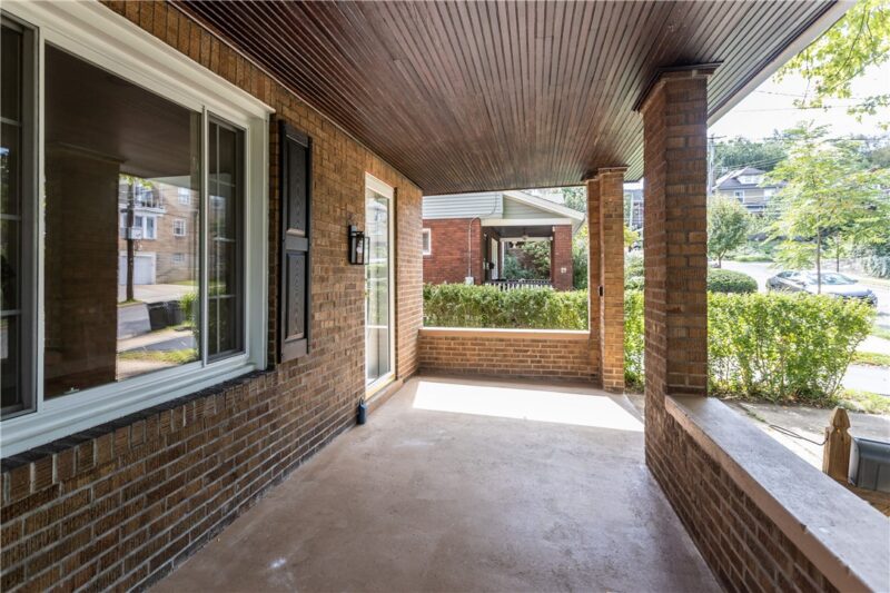 433 Layton Ave — photo 3