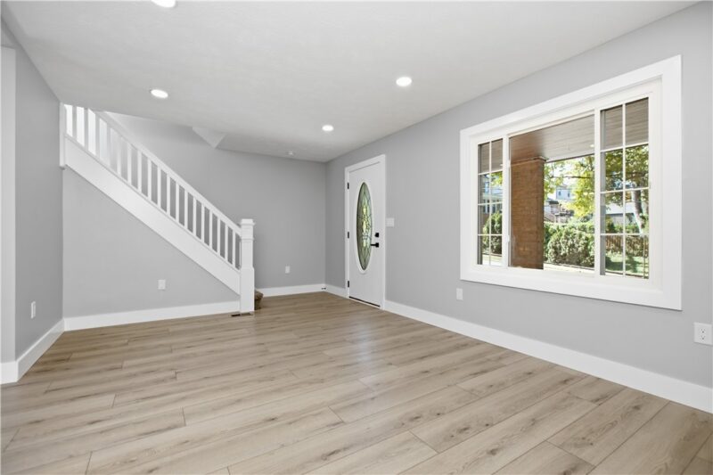 433 Layton Ave — photo 6