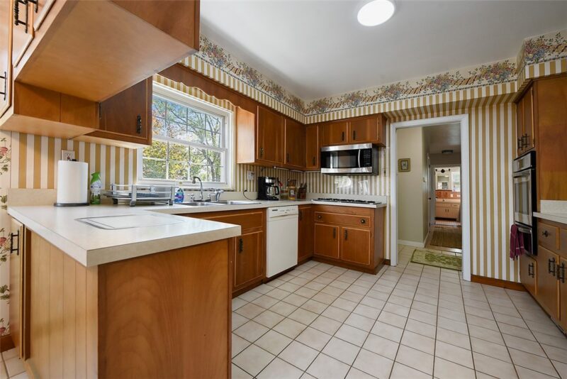 577 Highland Ave — photo 7
