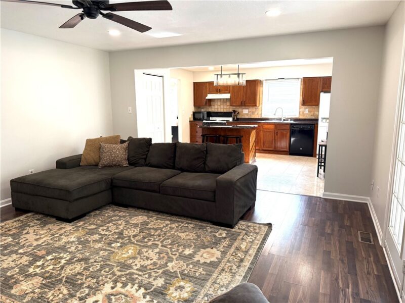 1108 Meadowbrook Dr — photo 8