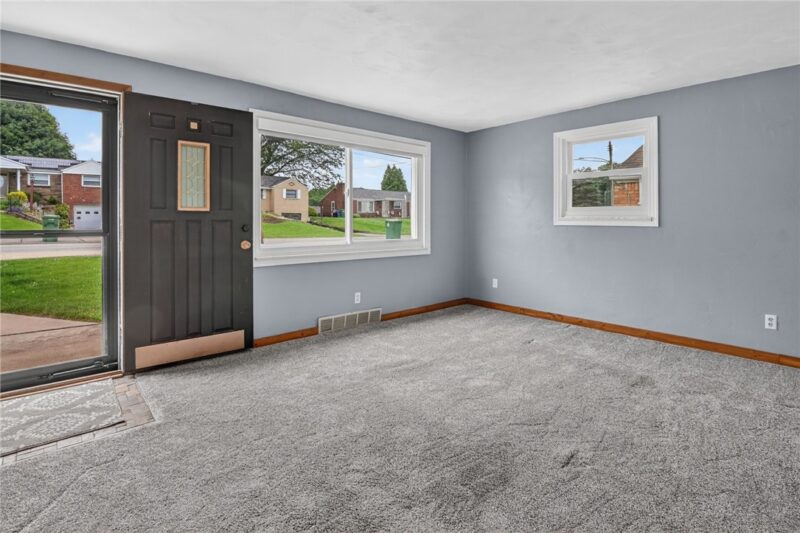 3360 MCROBERTS RD — photo 8