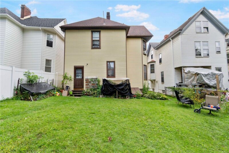 115 N Jackson Ave — photo 2