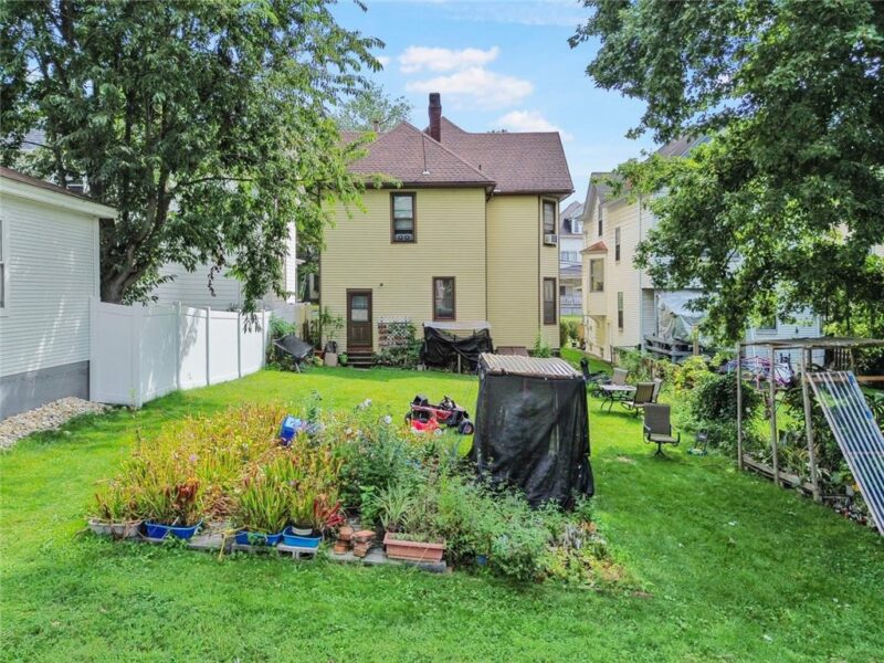 115 N Jackson Ave — photo 3