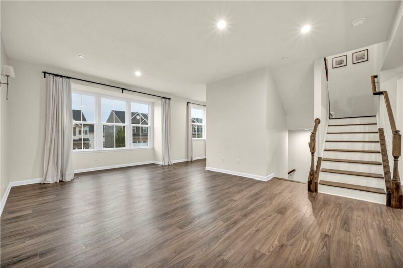 213 Cranesbill Drive — photo 3