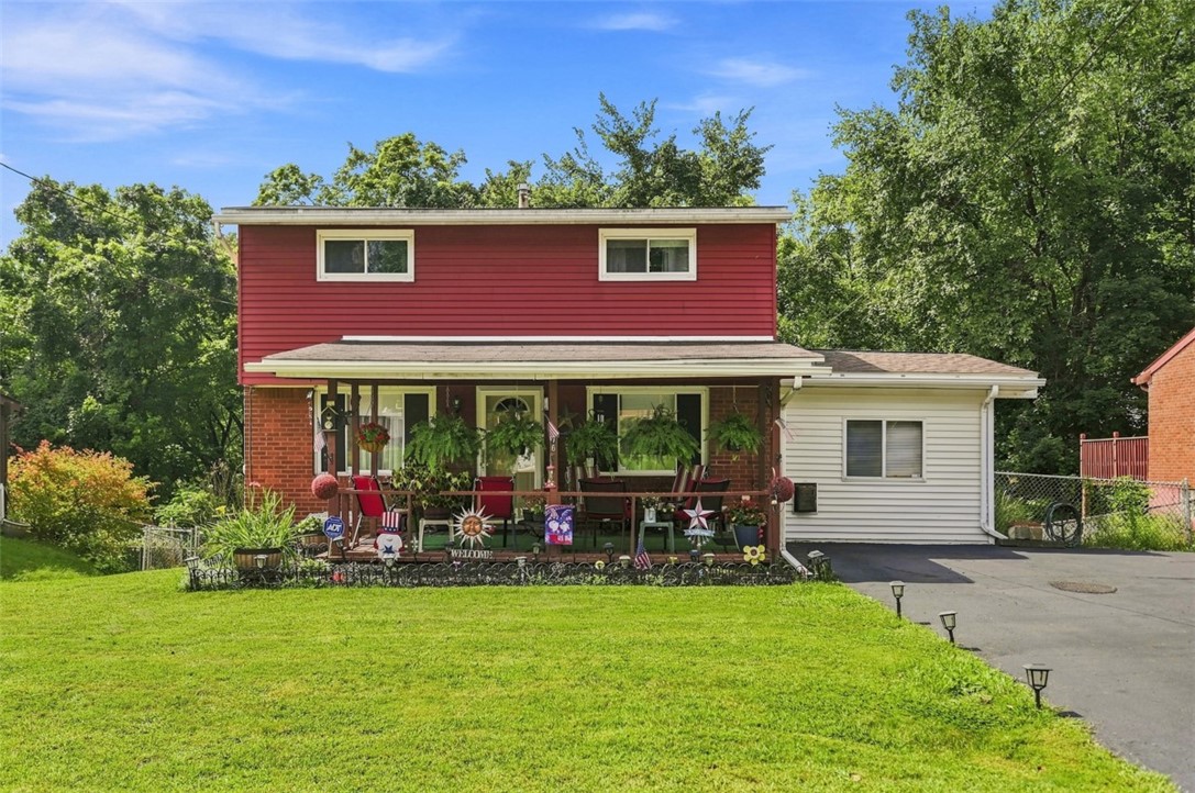 576 Firethorne Dr — photo 1