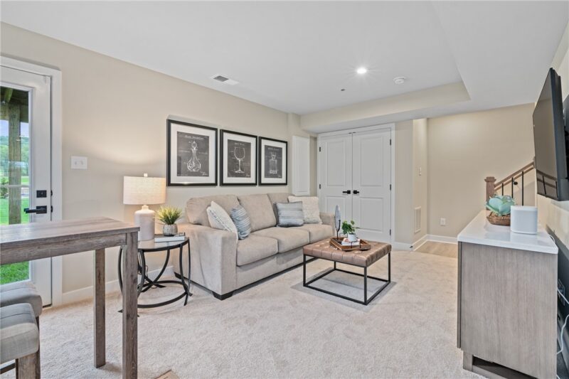 1408 Greenwood Drive — photo 3