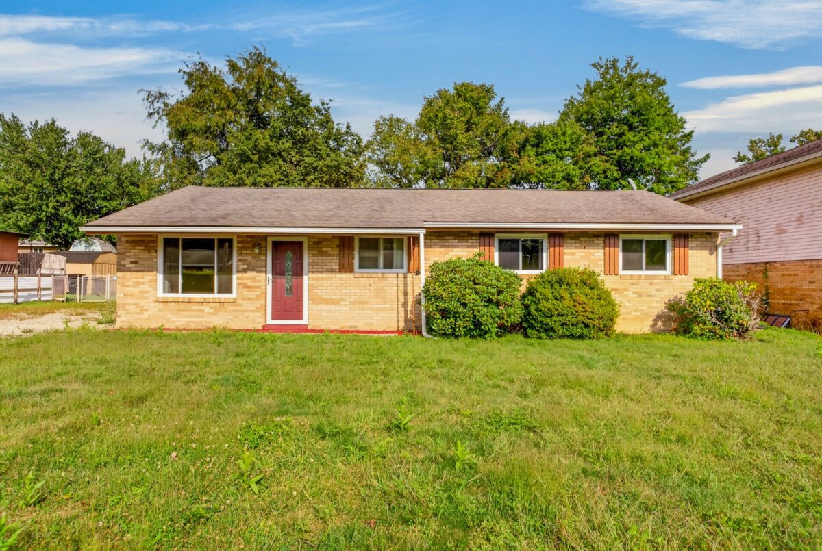 207 Longview DRIVE — photo 1
