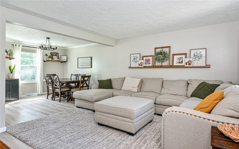 3523 Woodlake Dr — photo 2