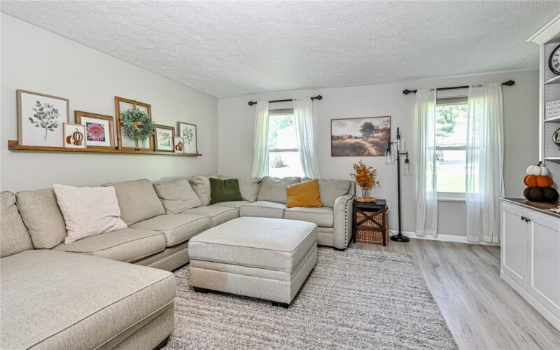 3523 Woodlake Dr — photo 3