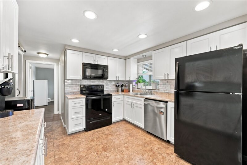 1152 Skyline Drive — photo 5